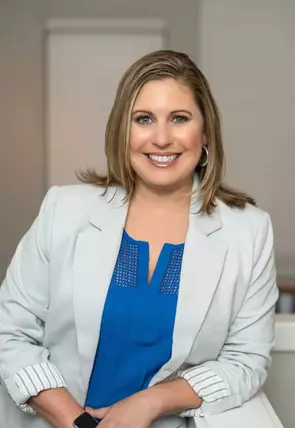 Kristi Waiss Hooser, Renton, Insurance Agent